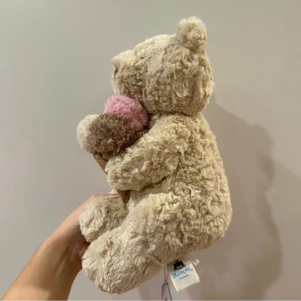 Authentic Jellycat NYC Exclusive Oatus Bear With Ice Cream - Picture 2 of 6
